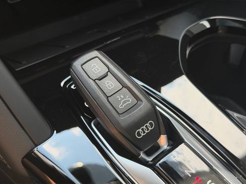 Used 2025 Audi Q5 Premium Plus w/ Premium Plus AWD/4WD image 27