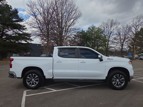 Used 2023 Chevrolet Silverado 1500 LT image 6