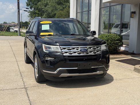 Used 2019 Ford Explorer Limited w/ Ford Safe & Smart Package AWD/4WD image 19