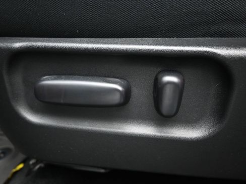 Used 2023 Toyota Tacoma TRD Sport w/ Black Out Package (TMS) image 10