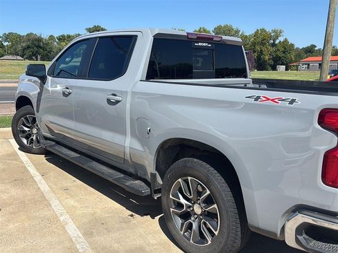 Used 2024 Chevrolet Silverado 1500 LT w/ Leather Package AWD/4WD image 4