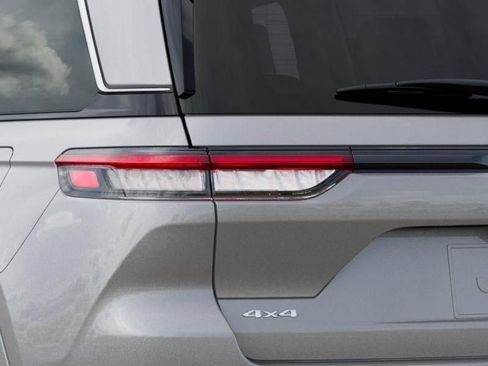 New 2025 Jeep Grand Cherokee Overland w/ Adv Protech Group III AWD/4WD image 9