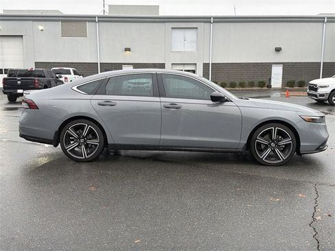 Used 2024 Honda Accord Sport image 7