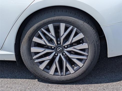 Used 2023 Nissan Altima 2.5 SV image 10