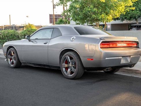 Used 2013 Dodge Challenger SXT RWD image 3