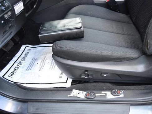 Used 2010 Subaru Outback 2.5i Premium w/ Protection Package 1A image 31