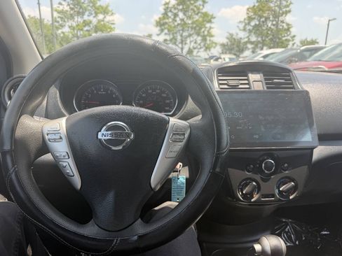 Used 2016 Nissan Versa SV FWD image 15