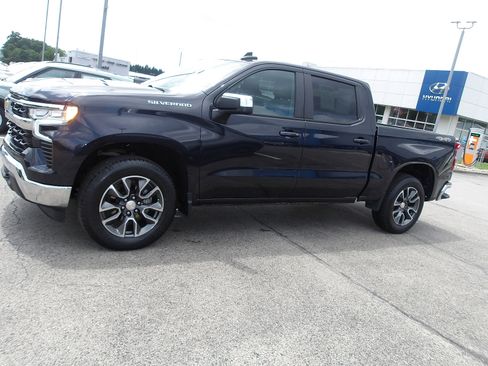 Used 2022 Chevrolet Silverado 1500 LT image 4