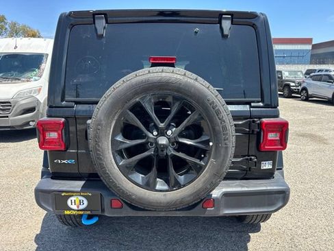 Used 2024 Jeep Wrangler Unlimited Sahara AWD/4WD image 6