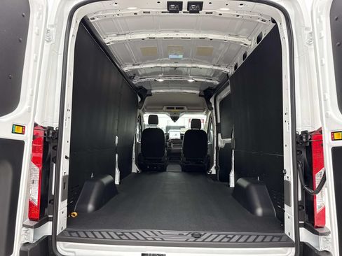 New 2026 Ford Transit 250 148 Medium Roof Extended AWD image 12