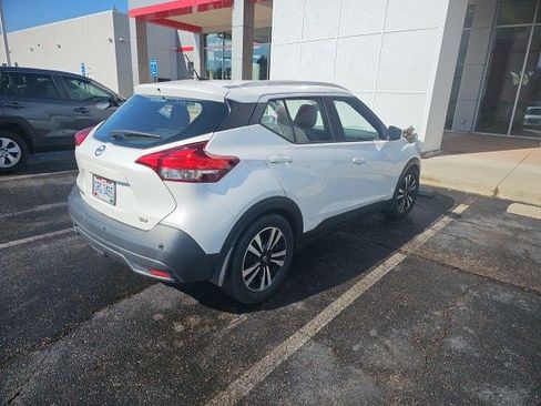 Used 2020 Nissan Kicks SV FWD image 3