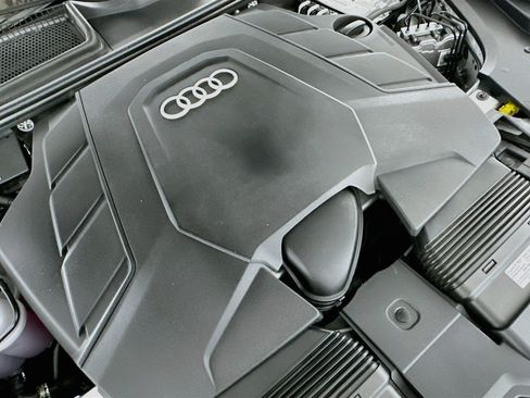 Used 2025 Audi Q8 Prestige w/ Prestige Package AWD/4WD image 34