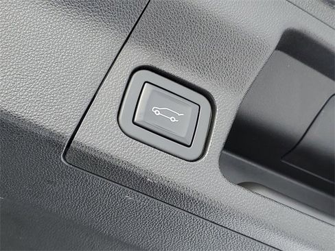 Used 2018 GMC Acadia Denali w/ Technology Package image 8