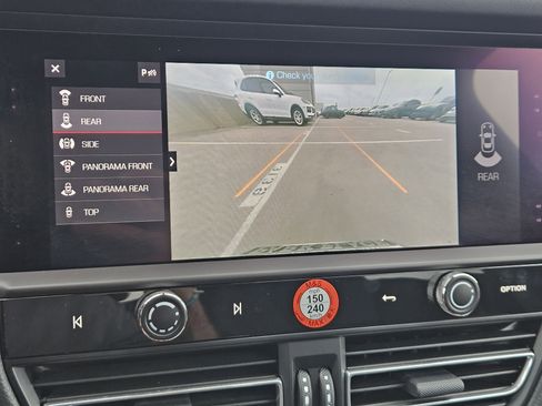 Certified 2026 Porsche Macan image 18