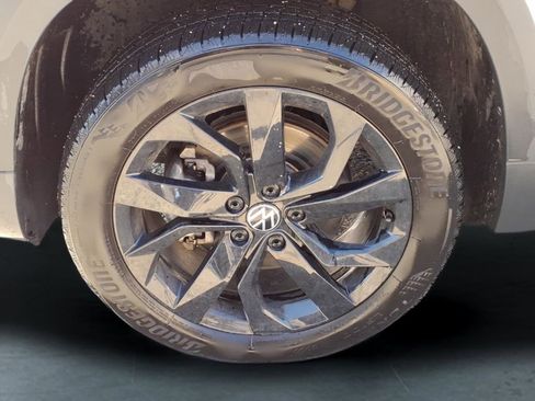 Used 2023 Volkswagen Taos SE image 10