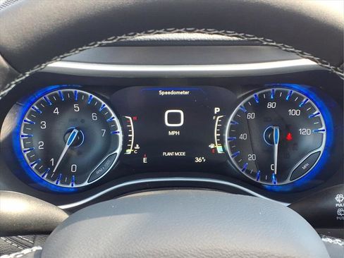 New 2026 Chrysler Pacifica Select FWD image 25
