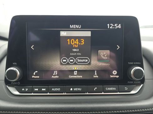 Used 2024 Nissan Rogue S AWD/4WD image 15