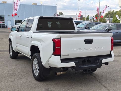 Used 2024 Toyota Tacoma SR5 AWD/4WD image 9