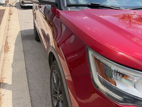 Used 2018 Ford Explorer XLT w/ Equipment Group 202A image 13