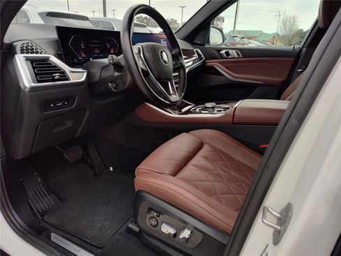 Used 2025 BMW X5 xDrive40i image 2