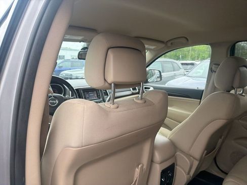 Used 2014 Jeep Grand Cherokee Laredo AWD/4WD image 11