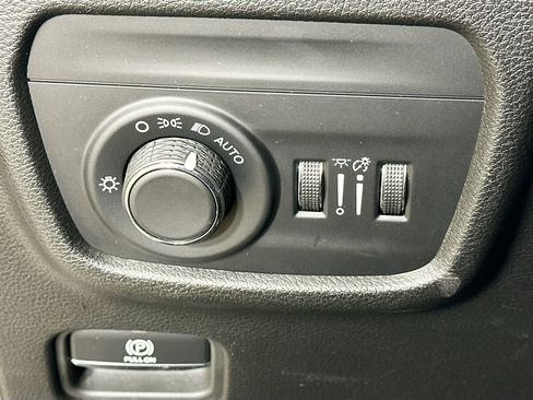 Certified 2023 Jeep Grand Cherokee Altitude AWD/4WD image 10