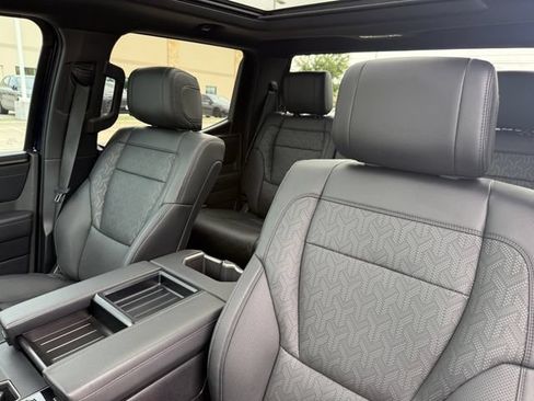 Used 2025 Toyota Tundra Limited AWD/4WD image 14