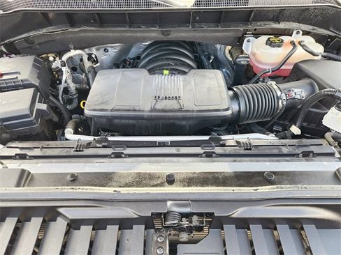 Used 2024 Chevrolet Silverado 1500 High Country w/ Technology Package image 31