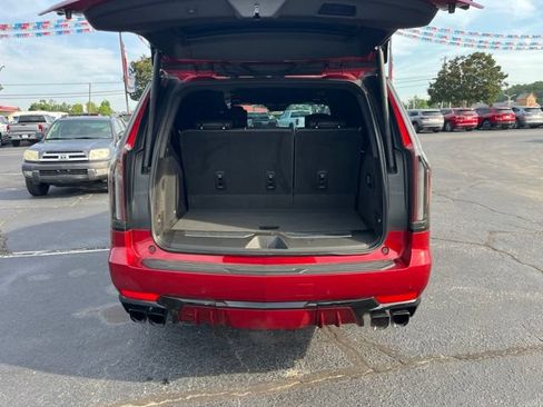 Used 2023 Cadillac Escalade V AWD/4WD image 37