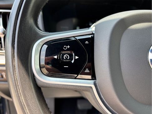 Used 2019 Volvo S60 T6 Momentum AWD/4WD image 25