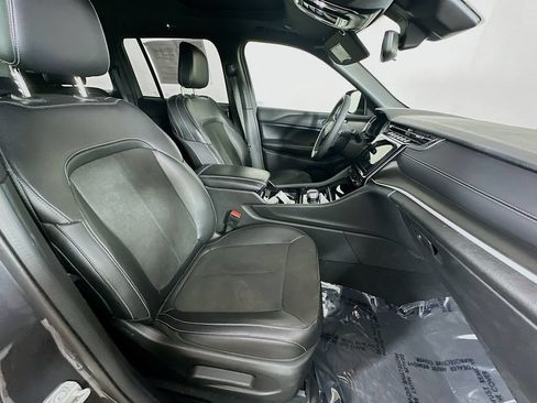 Certified 2023 Jeep Grand Cherokee Altitude AWD/4WD image 39