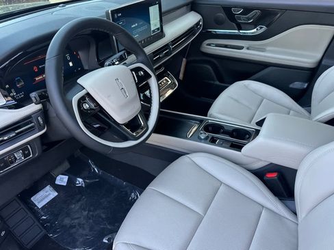 Used 2025 Lincoln Corsair FWD w/ Equipment Group 101A image 12