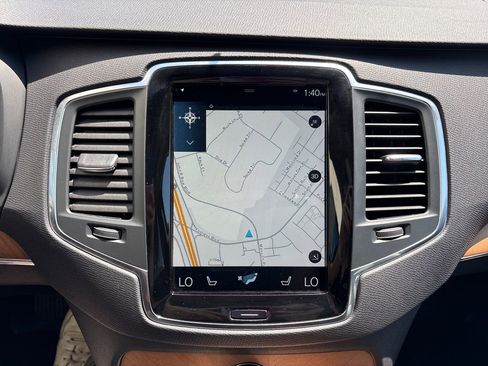 Used 2021 Volvo XC90 T6 Momentum w/ Climate Package AWD/4WD image 15