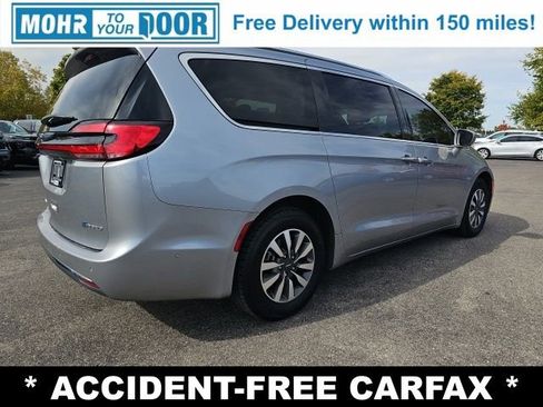 Used 2021 Chrysler Pacifica Touring-L image 9