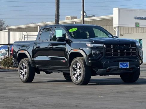 Used 2023 GMC Canyon AT4 image 2