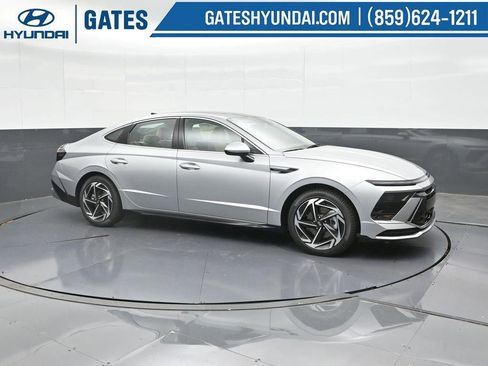 New 2025 Hyundai Sonata SEL image 1