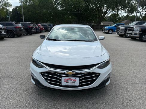 Used 2021 Chevrolet Malibu LT FWD image 2