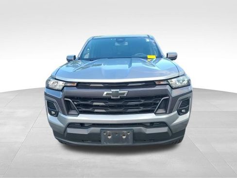 Used 2023 Chevrolet Colorado LT w/ LT Convenience Package II AWD/4WD image 8