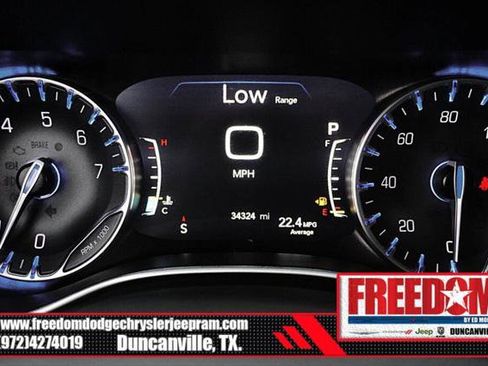 Certified 2024 Chrysler Pacifica Touring-L image 31