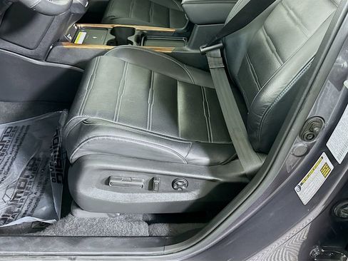 Used 2022 Honda CR-V Touring image 25