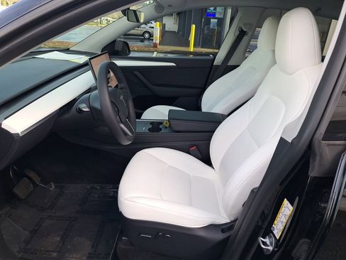 Used 2023 Tesla Model Y Long Range image 12