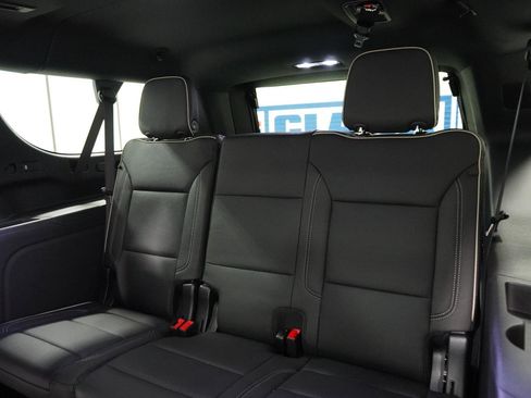 New 2026 Chevrolet Suburban Premier image 41