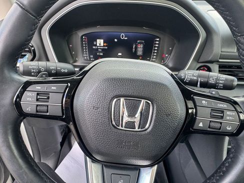 Used 2023 Honda Pilot Elite image 12