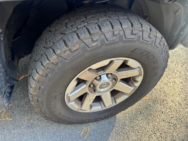 Used 2014 Toyota FJ Cruiser 4WD w/ Upgrade Package image 29