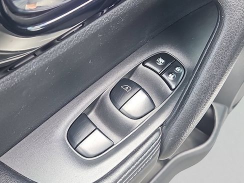 Used 2017 Nissan Rogue Sport SV AWD/4WD image 21