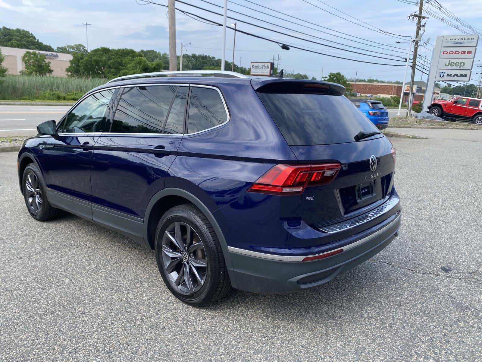 Used 2023 Volkswagen Tiguan SE AWD/4WD image 6