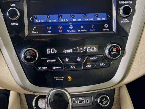 Used 2019 Nissan Murano SV AWD/4WD image 16