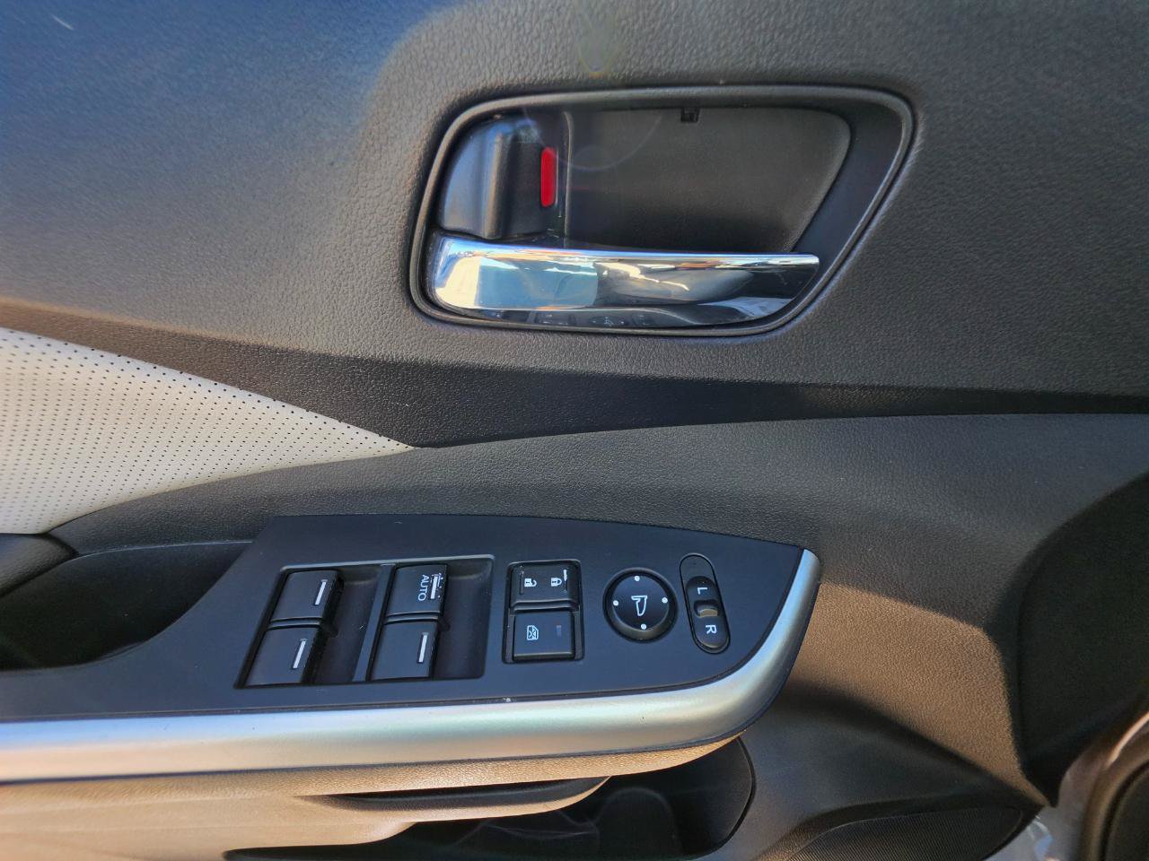 Used 2015 Honda CR-V EX-L image 13