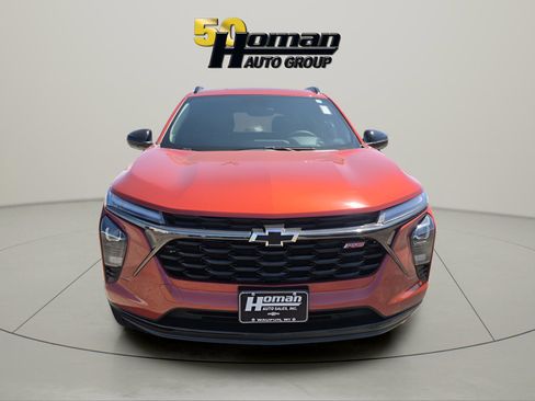 Used 2024 Chevrolet Trax RS w/ Sunroof Package FWD image 8