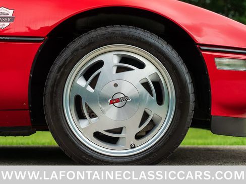 Used 1988 Chevrolet Corvette Convertible RWD image 46